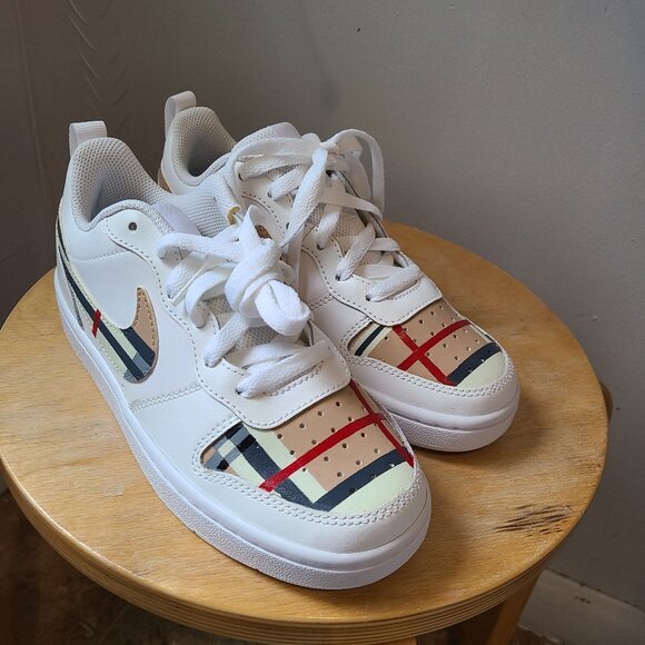 New Custom Nikes - Picture 1 of 3